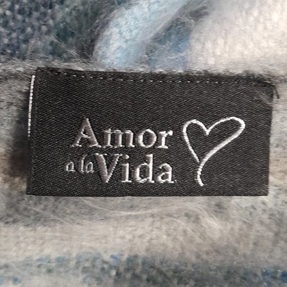 Amore a La Vida Womans Alpaca Blend Poncho – Cozy Layered Knit - Picture 4 of 5